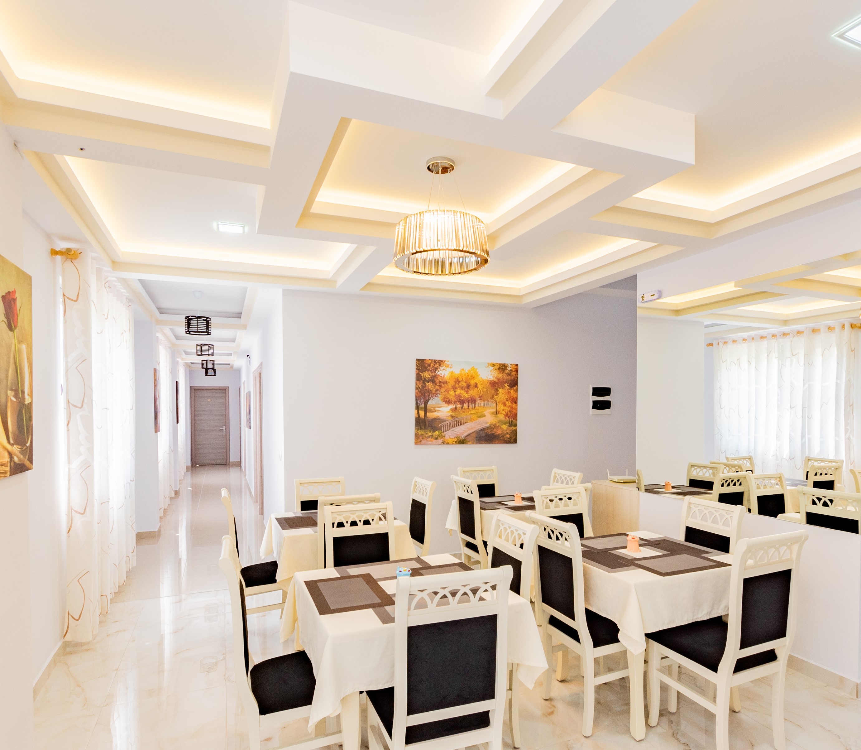 Breakfast dining room